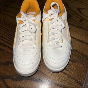 Air Jordan 2 Retro Low craft melon size 8